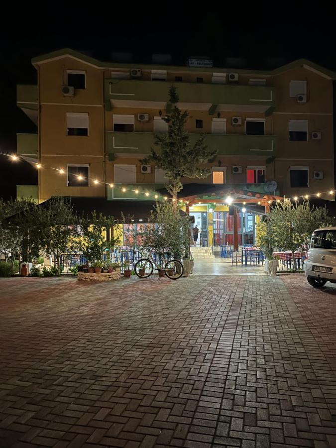 Hotel Bolonja Shëngjin Esterno foto