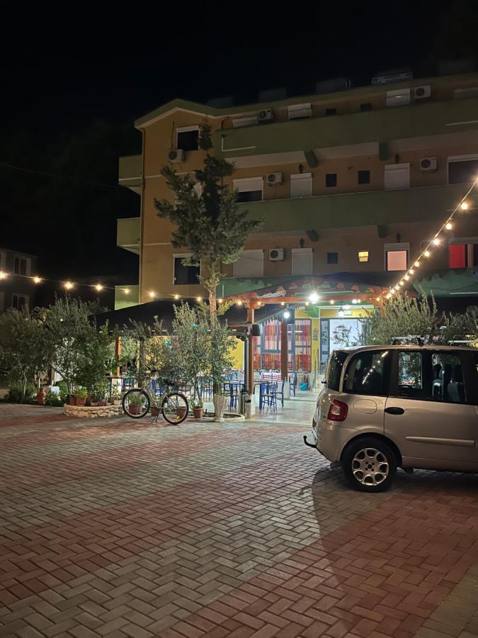 Hotel Bolonja Shëngjin Esterno foto